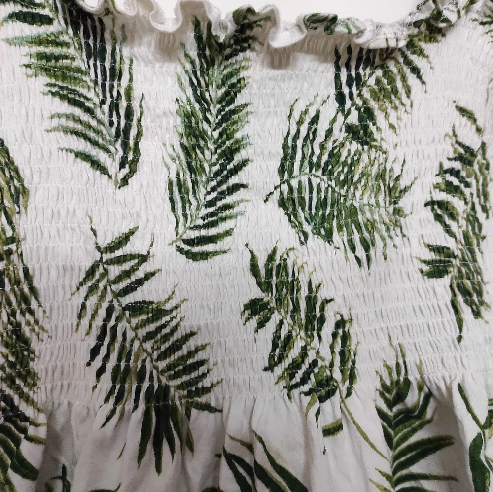 H&M Palm Print Smocked Top 💚 - Picture 4 of 13